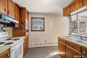 42 Clift Ln, Groton, CT 06355 - Photo 4