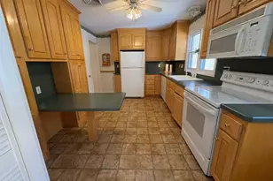 967 Derby-Milford Rd, Orange, CT 06477 - Photo 14