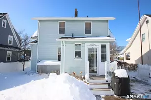 26 Essex St, Fairfield, CT 06825 - Photo 2