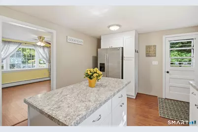 17 Douglas Drive, Enfield, CT 06082 - Photo 4