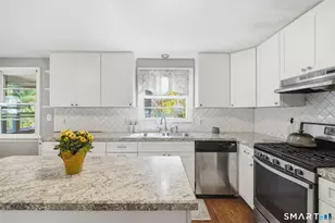 17 Douglas Dr, Enfield, CT 06082 - Photo 6