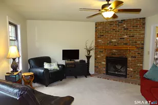 124 Village Ln, Branford, CT 06405 - Photo 4