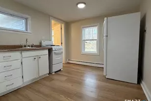 122 Brook St, Groton, CT 06340 - Photo 2