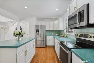 175 Winnepoge Dr, Fairfield, CT 06825 - Photo 6