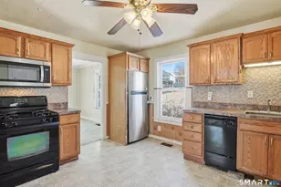 59 Walnut St, Southington, CT 06489 - Photo 12