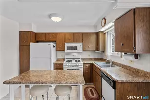 43 Hampton Park, Branford, CT 06405 - Photo 8