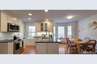 10 Heritage Lane, Stamford, CT 06903 - Photo 8