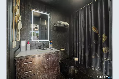 207 Ridgefield Avenue, Waterbury, CT 06705 - Photo 22