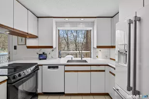 18 Landing Rd, Old Lyme, CT 06371 - Photo 10