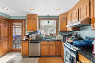 28 Reservoir St, Bethel, CT 06801 - Photo 4