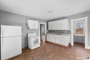 484 Waterville St, Waterbury, CT 06710 - Photo 12