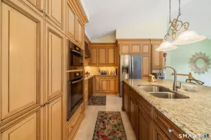 1020 Shepard Ave, Hamden, CT 06514 - Photo 8