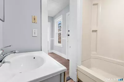 10 Warner Street, Hartford, CT 06114 - Photo 24