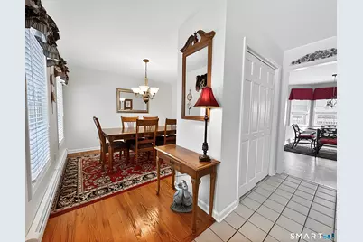 42 Greenwood Circle, Seymour, CT 06483 - Photo 2