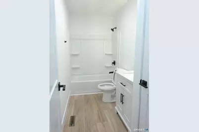 365 Broad Street #2E, New Britain, CT 06053 - Photo 8