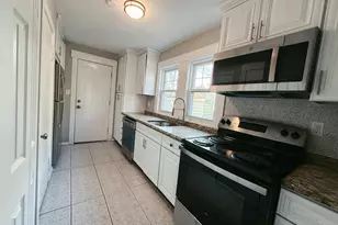 2 Washington Ct, Stamford, CT 06902 - Photo 4