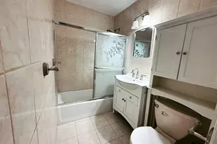 2 Washington Ct, Stamford, CT 06902 - Photo 8