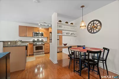 26 Schoolhouse Drive #204, West Hartford, CT 06110 - Photo 2