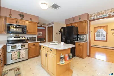 52 Traceyann Court, Naugatuck, CT 06770 - Photo 6