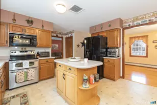 52 Tracey Ann Ct, Naugatuck, CT 06770 - Photo 6