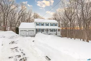 52 Tracey Ann Ct, Naugatuck, CT 06770 - Photo 2