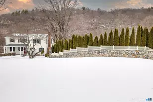 96 Hobby Dr, Ridgefield, CT 06877 - Photo 2