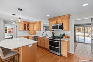 30 Sandhurst Dr, West Hartford, CT 06107 - Photo 4