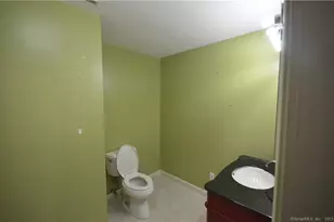 147 Freeman Ave, Stratford, CT 06614 - Photo 20