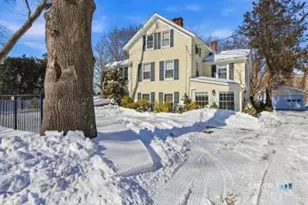 402 Boston St, Guilford, CT 06437 - Photo 6