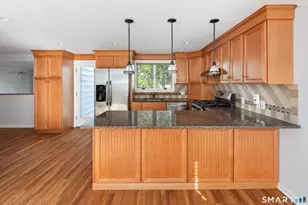 37 Gaymoor Dr, Stamford, CT 06907 - Photo 4