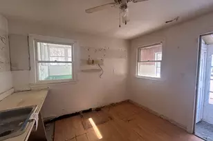 40 Houston St, Waterbury, CT 06704 - Photo 16