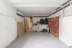 574 South Quaker Ln, West Hartford, CT 06110 - Photo 30