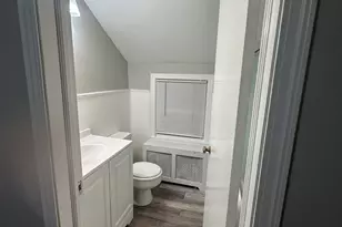 574 South Quaker Ln, West Hartford, CT 06110 - Photo 8