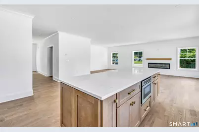 27 Suzanne Circle, Fairfield, CT 06825 - Photo 14