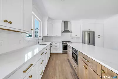 27 Suzanne Circle, Fairfield, CT 06825 - Photo 12