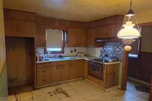 128 Portsea St, New Haven, CT 06519 - Photo 2