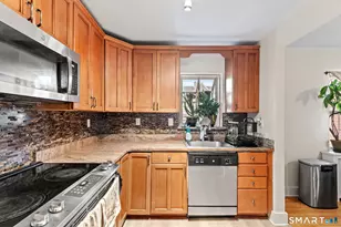 34 4th St, Stamford, CT 06905 - Photo 8