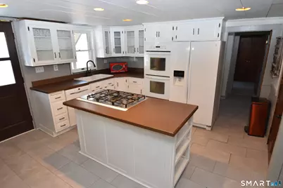 298 Naubuc Avenue, Glastonbury, CT 06033 - Photo 8