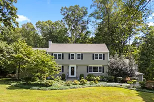 19 Robin Rd, Woodbridge, CT 06525 - Photo 1