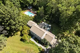 19 Robin Rd, Woodbridge, CT 06525 - Photo 10