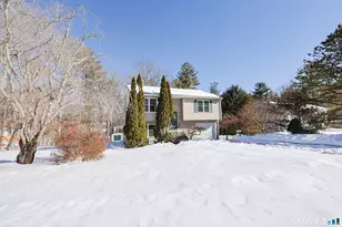 93 Pleasant View Dr, Killingly, CT 06241 - Photo 2
