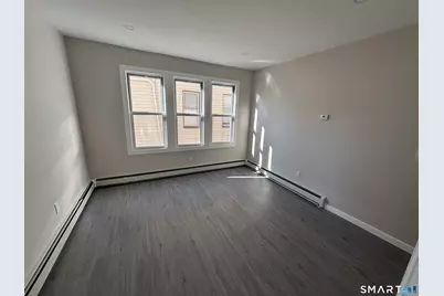 86 Waldorf Avenue, Bridgeport, CT 06605 - Photo 4