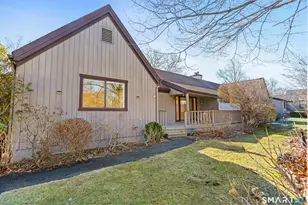 639 Onondaga Ln, Stratford, CT 06614 - Photo 2