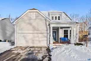 909 Tillinghast Dr, Oxford, CT 06478 - Photo 2