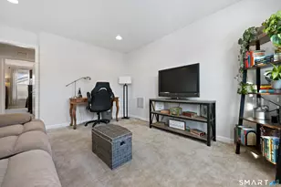 909 Tillinghast Dr, Oxford, CT 06478 - Photo 32