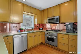 36 Village Dr, New Canaan, CT 06840 - Photo 10