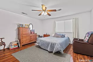 140 Thompson St, East Haven, CT 06513 - Photo 12