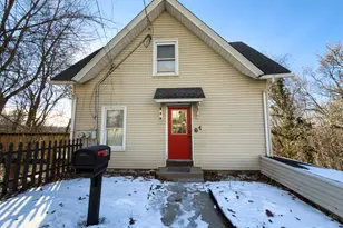 61 Mt Pleasant St, Derby, CT 06418 - Photo 1