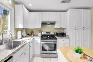 86 Lent Rd, Hamden, CT 06517 - Photo 12