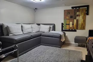 110 Darby St, Bloomfield, CT 06002 - Photo 24